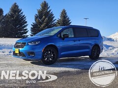 2026 Chrysler Pacifica LIMITED AWD Passenger Van