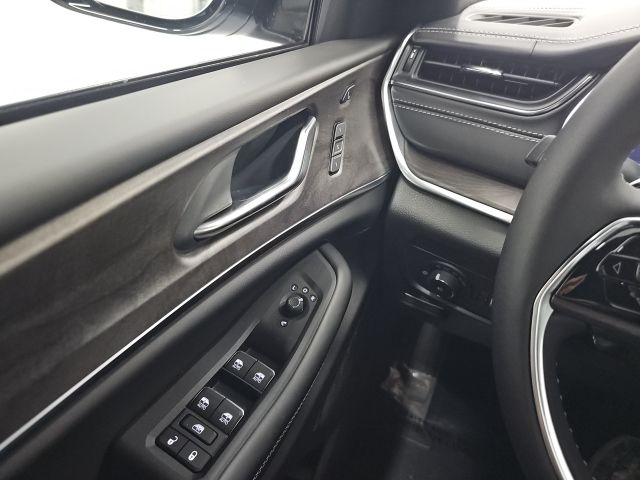 2025 Jeep Grand Cherokee L Overland - Photo 29