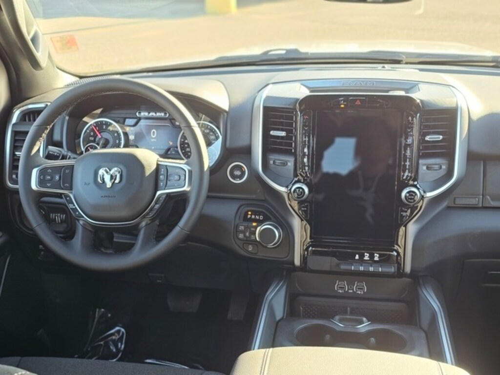 New 2026 Ram 1500 BIG HORN CREW CAB 4X4 5'7 BOX Pickup