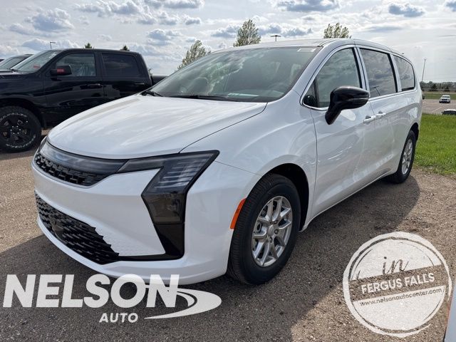 2027 Chrysler Pacifica Select's photo