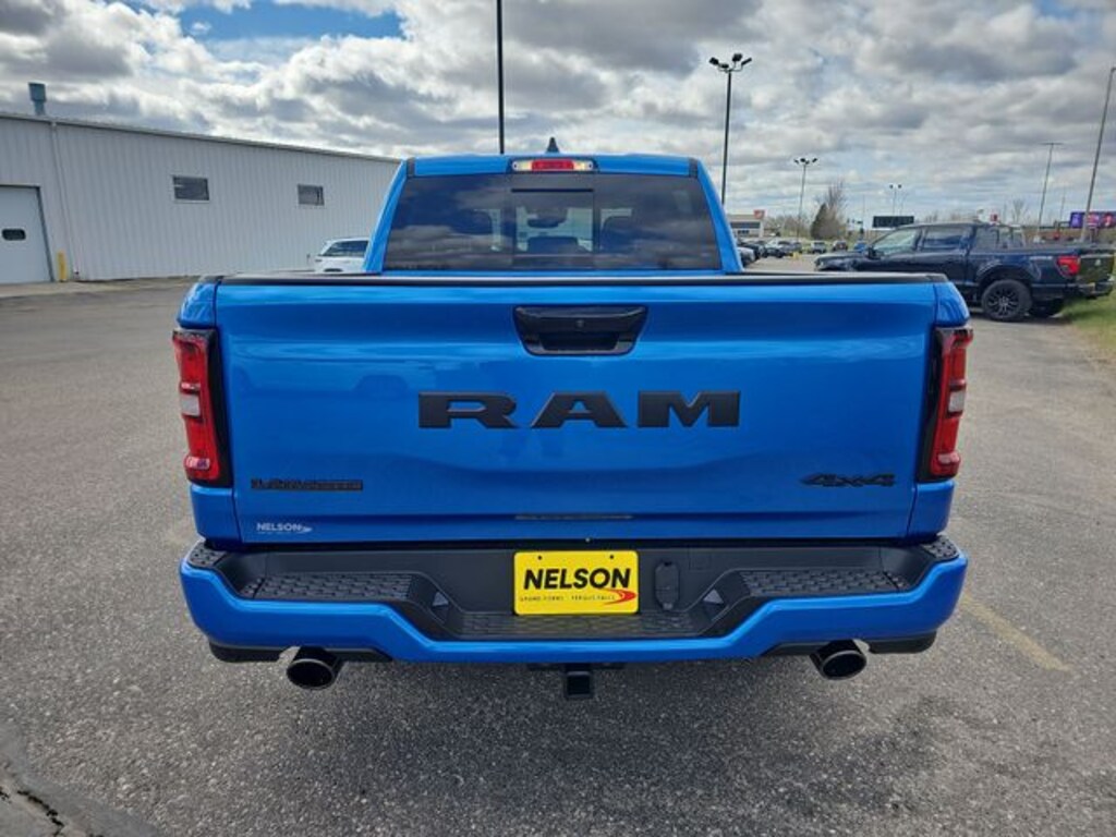 New 2026 Ram 1500 LARAMIE CREW CAB 4X4 5'7 BOX Pickup