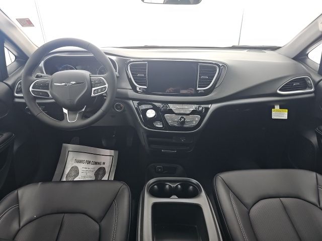 2026 Chrysler Voyager LX - Photo 35