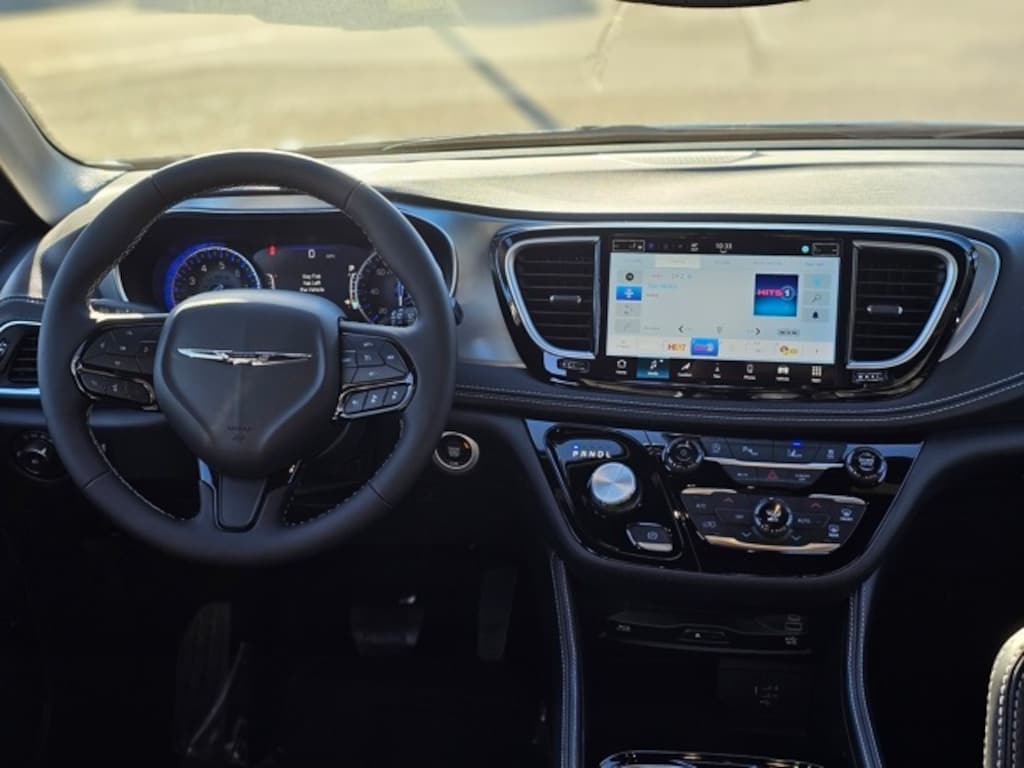 New 2026 Chrysler Pacifica LIMITED AWD Passenger Van