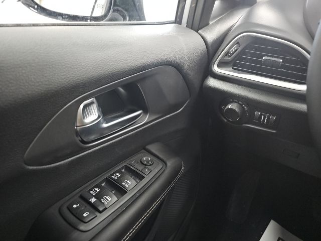 2026 Chrysler Voyager LX - Photo 28