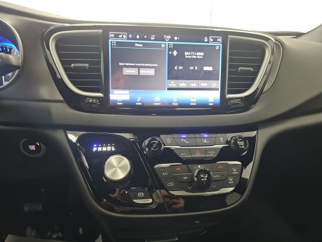 2026 Chrysler Voyager LX - Photo 29