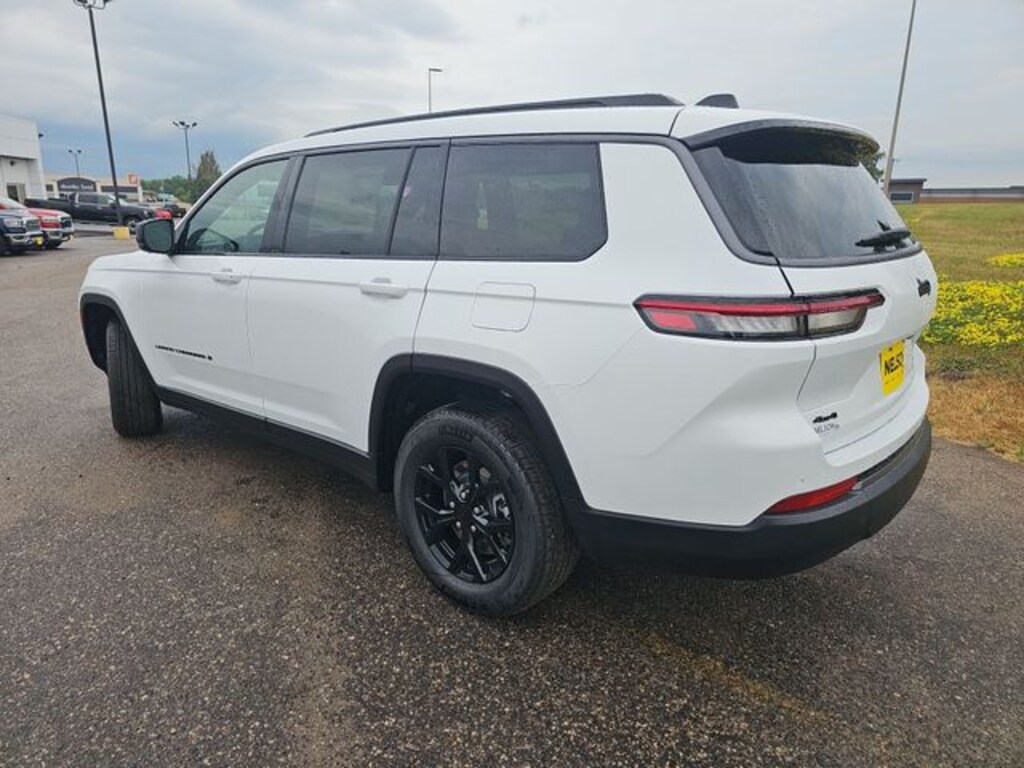 New 2026 Jeep Grand Cherokee L LAREDO ALTITUDE 4X4 Sport Utility