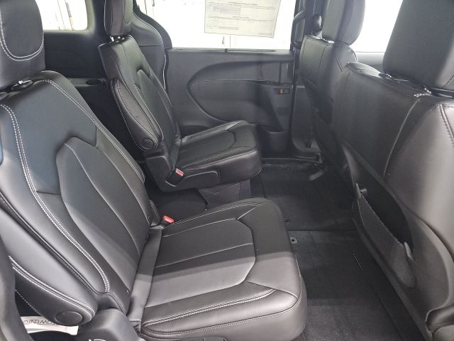 2026 Chrysler Voyager LX - Photo 15