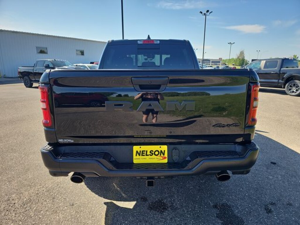 New 2026 Ram 1500 WARLOCK CREW CAB 4X4 5'7 BOX Pickup