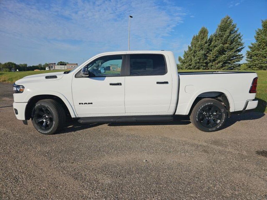 New 2026 Ram 1500 BIG HORN CREW CAB 4X4 5'7 BOX Pickup