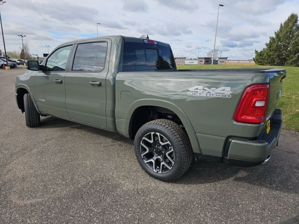 New 2026 Ram 1500 LARAMIE CREW CAB 4X4 5'7 BOX Pickup
