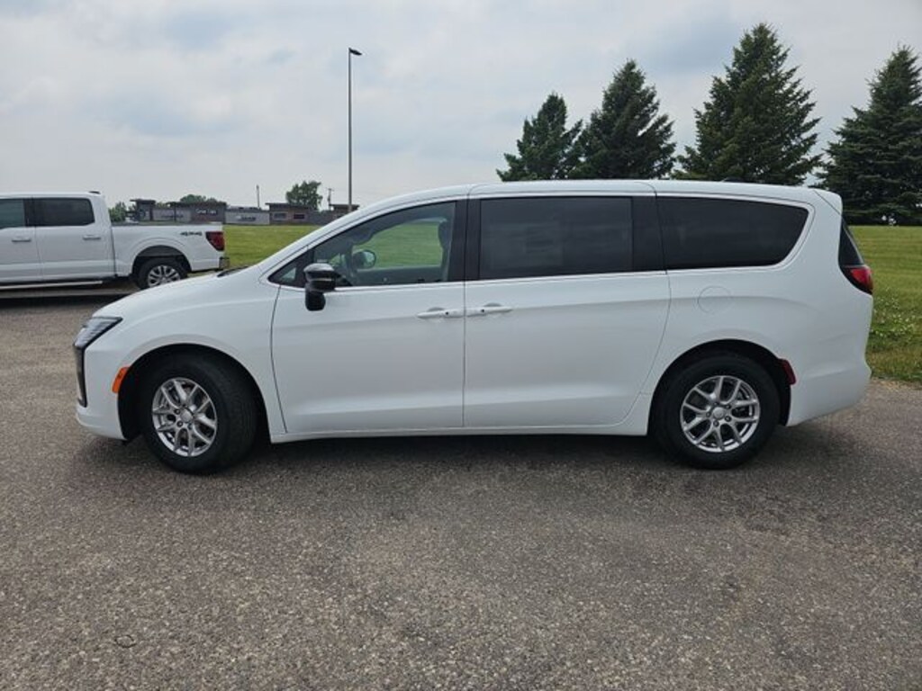 New 2027 Chrysler Pacifica SELECT Passenger Van