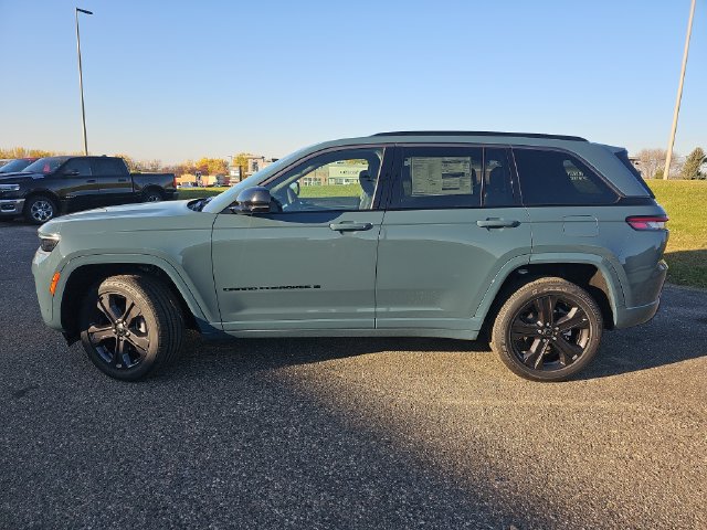 New 2027 Jeep Grand Cherokee 2 Row LIMITED 4X4 Sport Utility