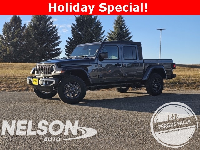 2026 Jeep Gladiator Sport S's photo