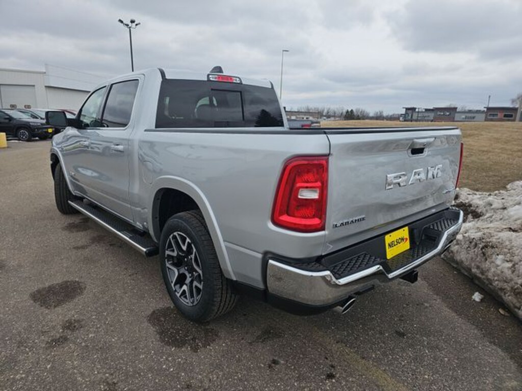 New 2026 Ram 1500 LARAMIE CREW CAB 4X4 5'7 BOX Pickup