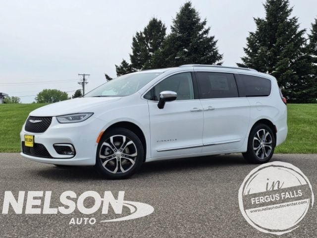 2026 Chrysler Pacifica Pinnacle AWD's photo
