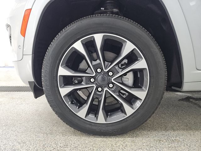 2025 Jeep Grand Cherokee L Overland - Photo 9