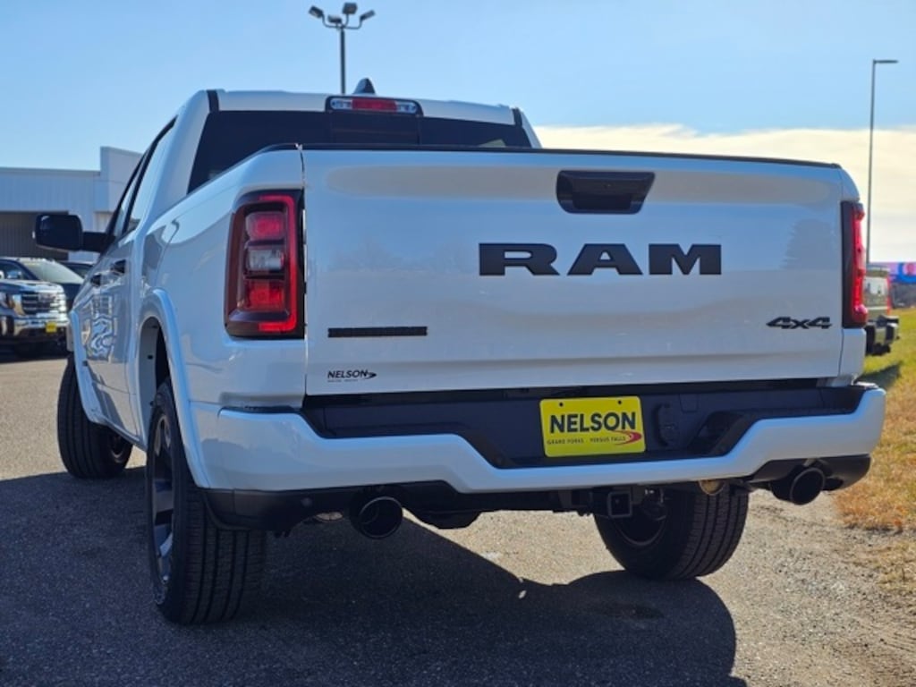 New 2026 Ram 1500 BIG HORN CREW CAB 4X4 5'7 BOX Pickup