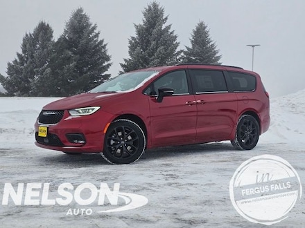 2026 Chrysler Pacifica SELECT AWD Passenger Van