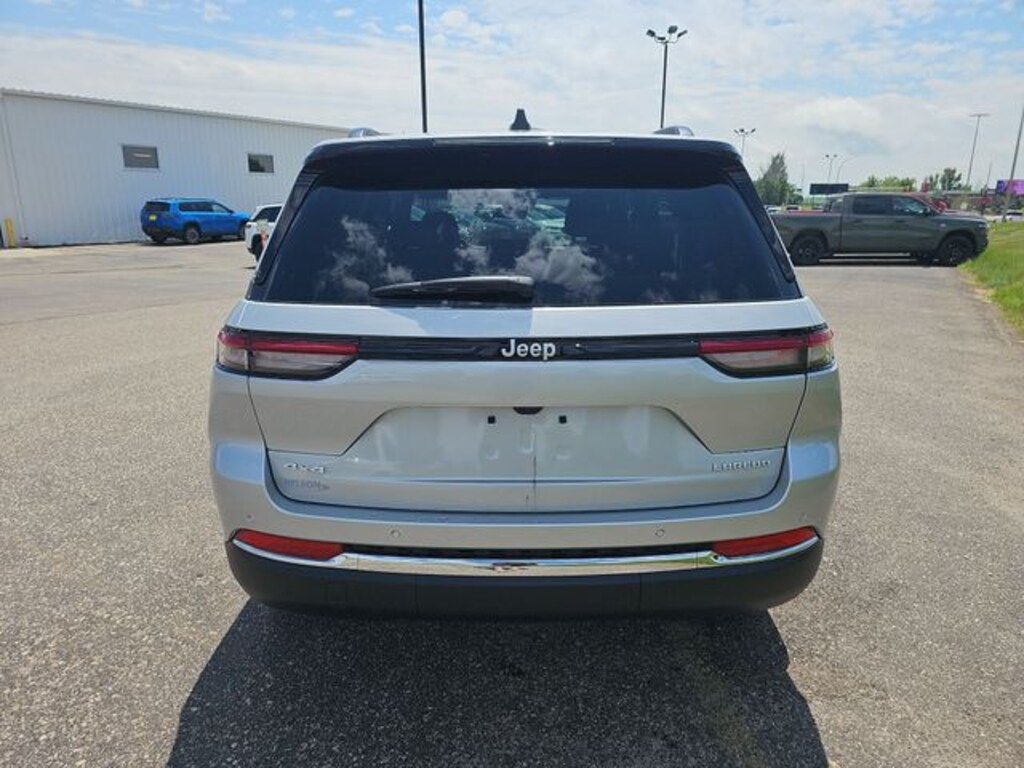 New 2026 Jeep Grand Cherokee LAREDO X 4X4 Sport Utility