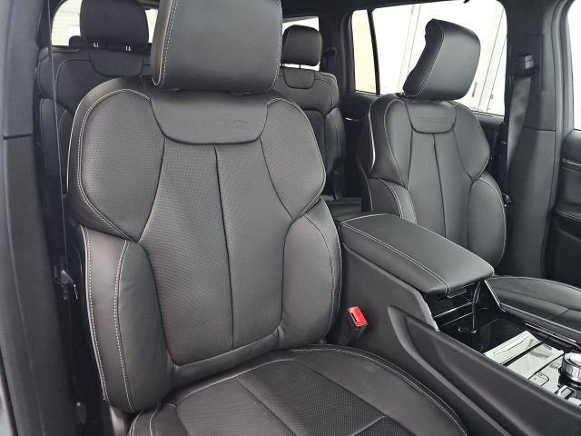 2025 Jeep Grand Cherokee L Overland - Photo 13
