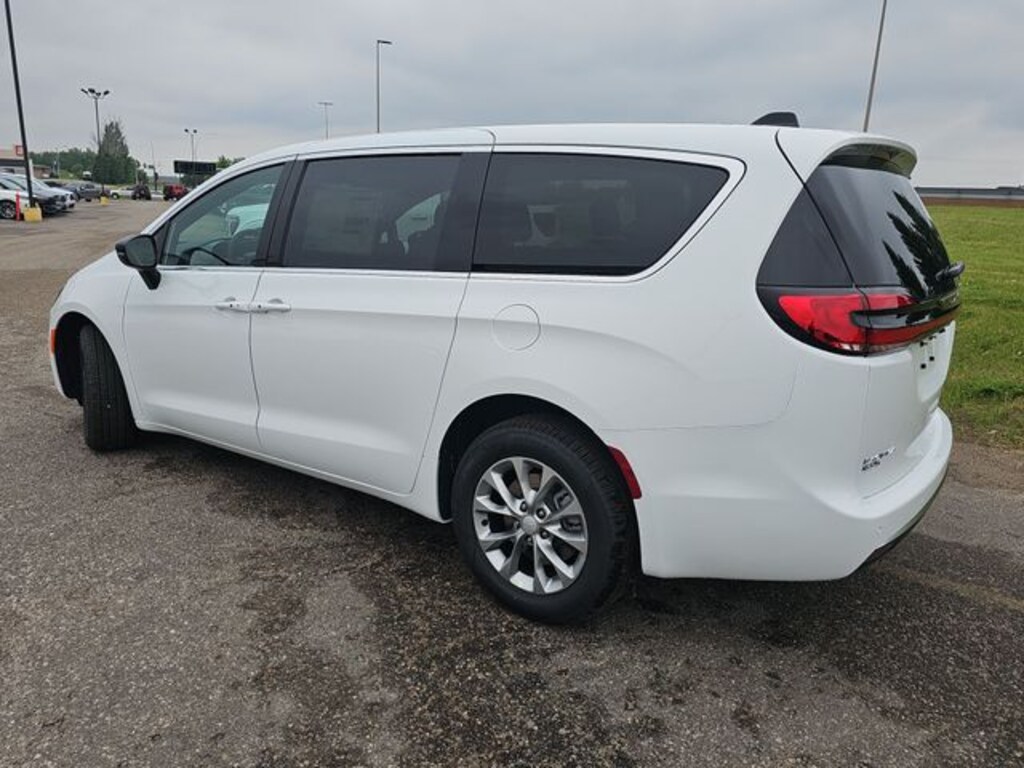 New 2027 Chrysler Pacifica SELECT AWD Passenger Van