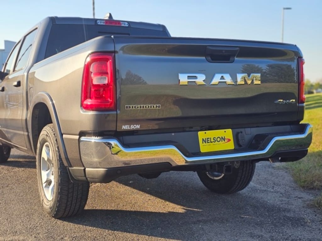 New 2025 Ram 1500 BIG HORN CREW CAB 4X4 5'7 BOX Pickup