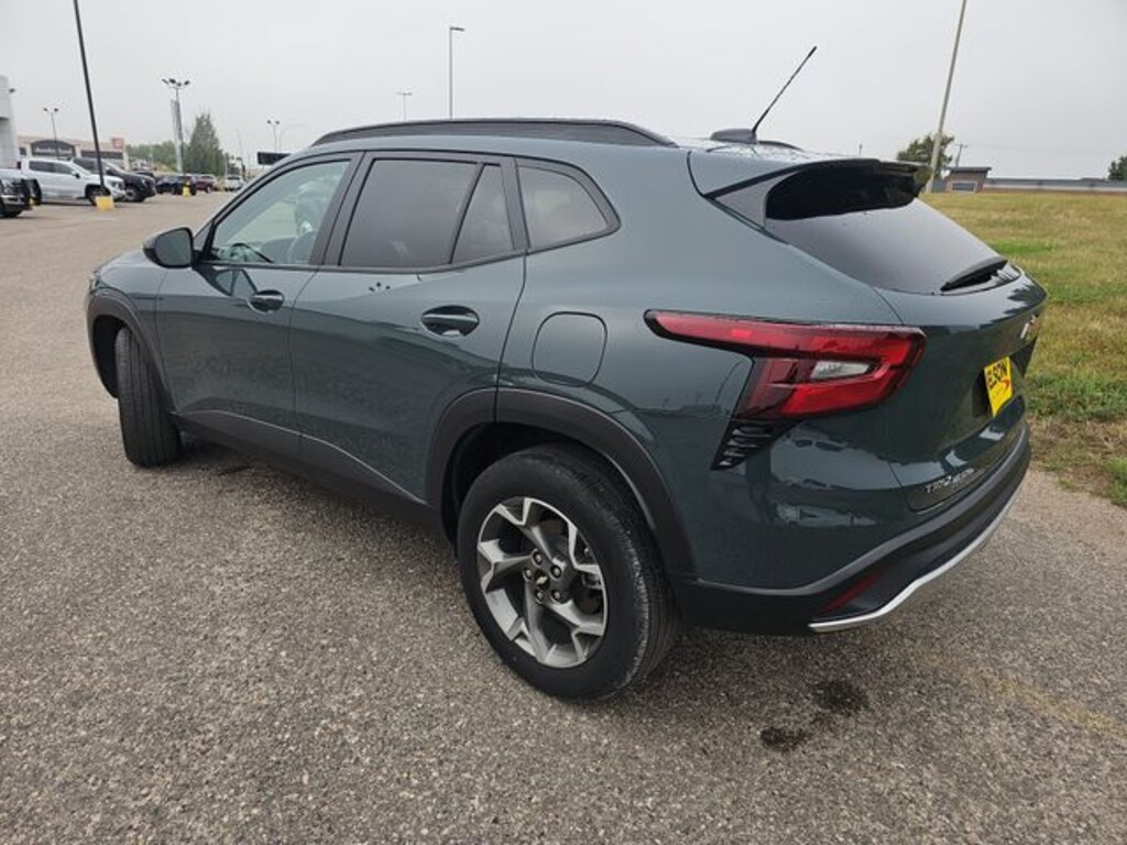 Used 2025 Chevrolet Trax LT SUV