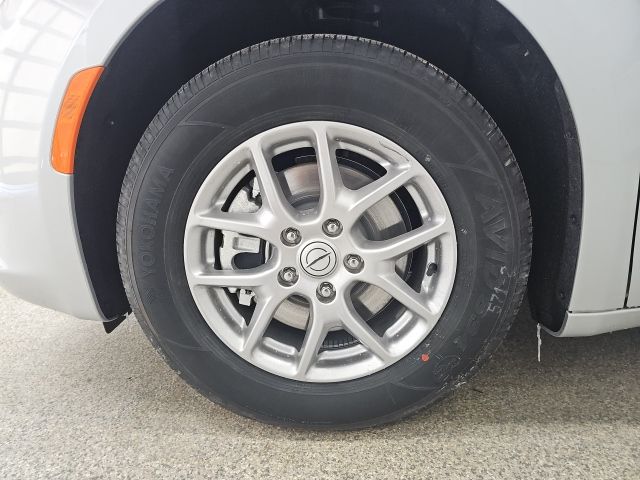 2026 Chrysler Voyager LX - Photo 10