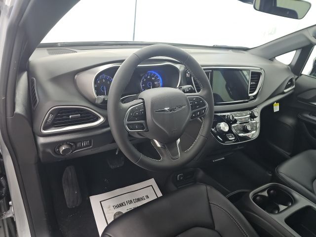 2026 Chrysler Voyager LX - Photo 23