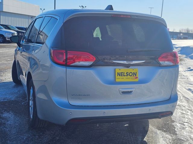 2026 Chrysler Voyager LX - Photo 3