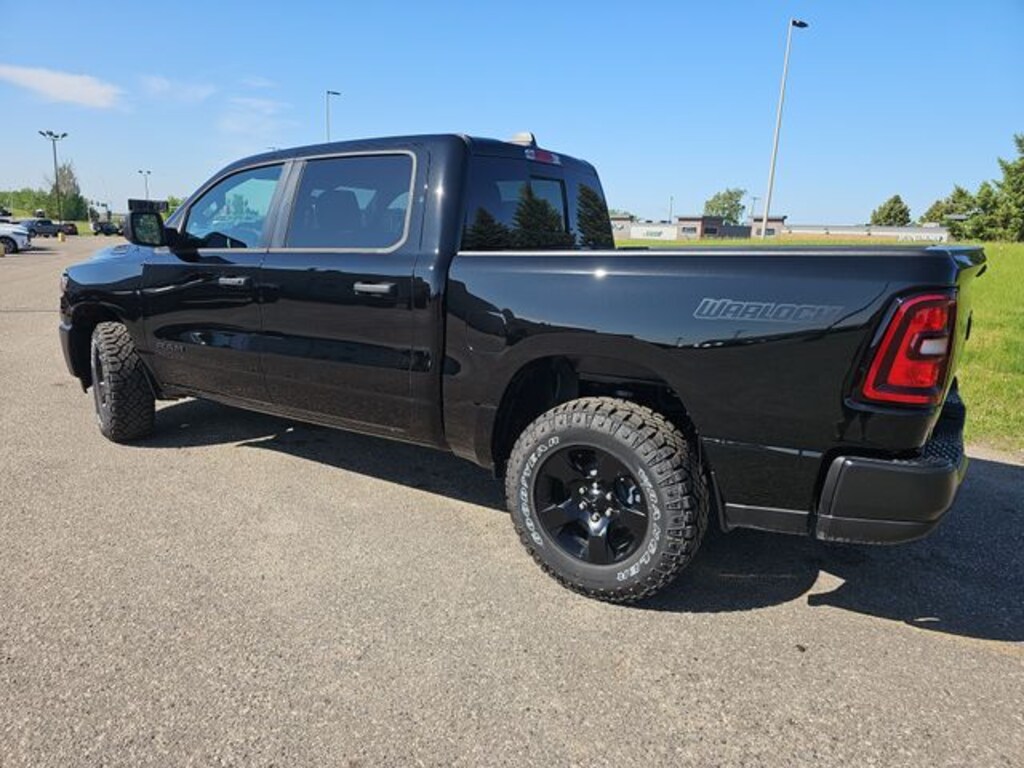New 2026 Ram 1500 WARLOCK CREW CAB 4X4 5'7 BOX Pickup