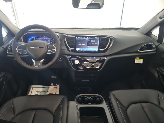 2026 Chrysler Voyager LX - Photo 36
