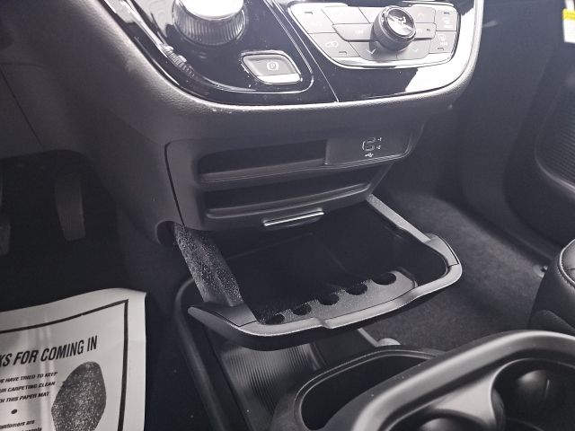 2026 Chrysler Voyager LX - Photo 30