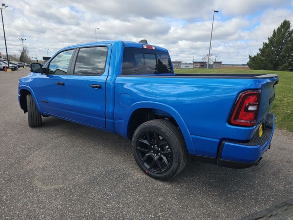 New 2026 Ram 1500 LARAMIE CREW CAB 4X4 5'7 BOX Pickup
