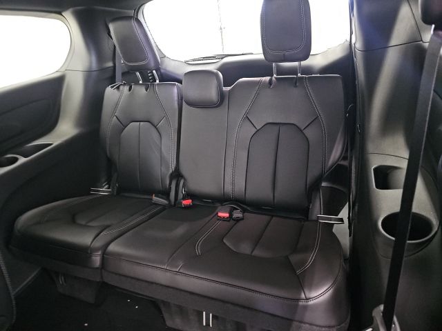 2026 Chrysler Voyager LX - Photo 22