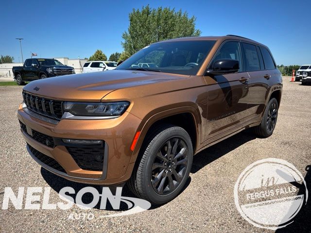 2026 Jeep Grand Cherokee Limited Reserve 4x4's photo
