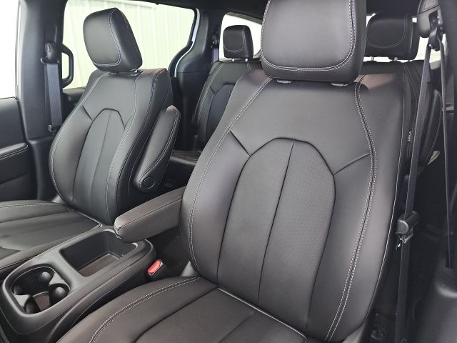 2026 Chrysler Voyager LX - Photo 25