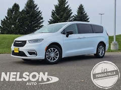 2026 Chrysler Pacifica SELECT AWD Passenger Van