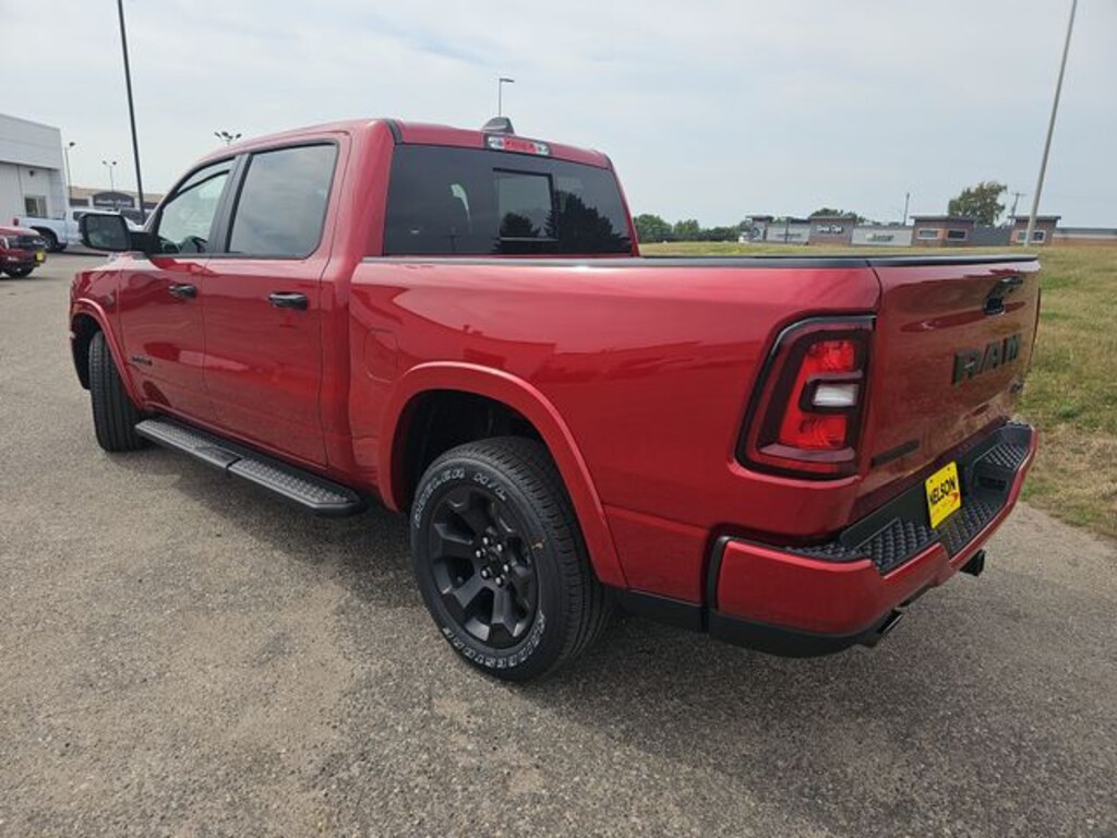 New 2027 Ram 1500 BIG HORN CREW CAB 4X4 5'7 BOX Pickup