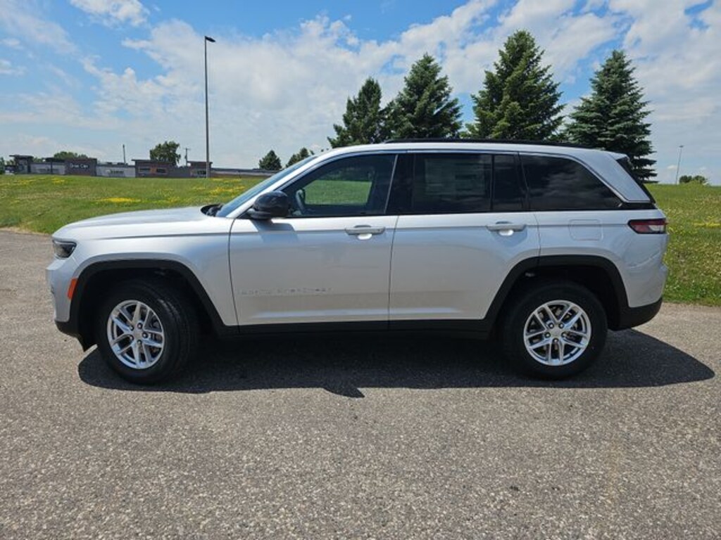 New 2026 Jeep Grand Cherokee LAREDO X 4X4 Sport Utility