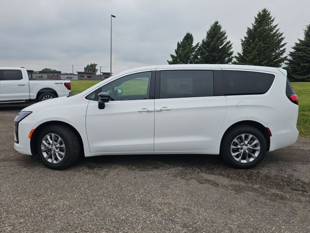 New 2027 Chrysler Pacifica SELECT AWD Passenger Van