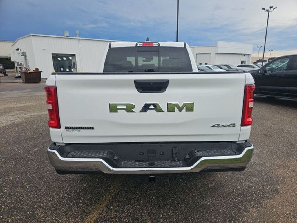 New 2026 Ram 1500 BIG HORN CREW CAB 4X4 5'7 BOX Pickup