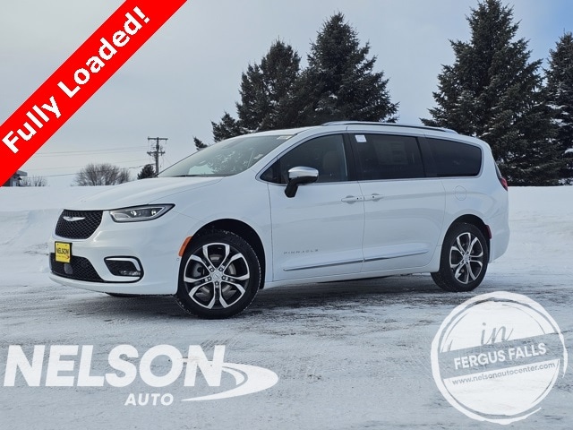2026 Chrysler Pacifica Pinnacle's photo