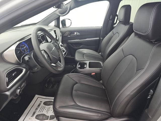 2026 Chrysler Voyager LX - Photo 24