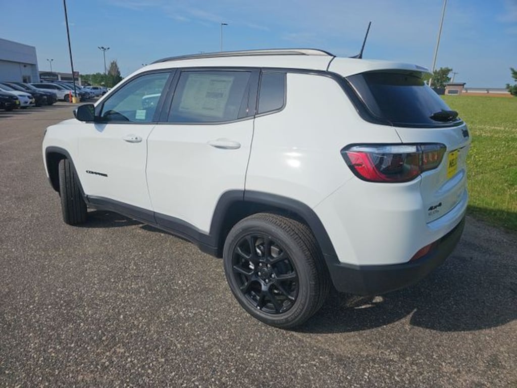 New 2026 Jeep Compass LATITUDE ALTITUDE 4X4 Sport Utility