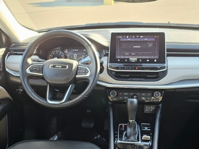 2022 Jeep Compass Limited photo 2