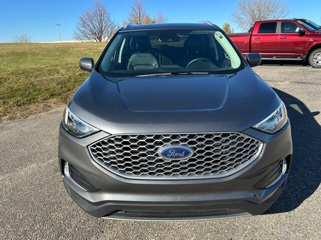 2024 Ford Edge SEL photo 2