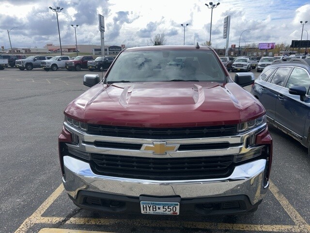 2022 Chevrolet Silverado 1500 LT photo 2