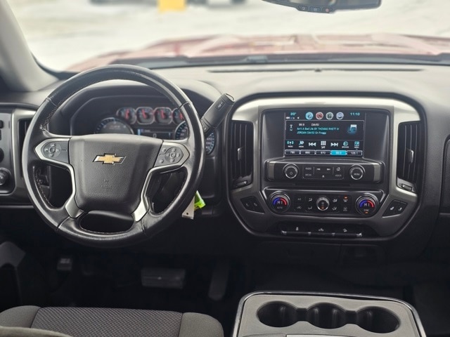 Used 2018 Chevrolet Silverado 1500 LT with VIN 3GCUKREC7JG637564 for sale in Fergus Falls, Minnesota