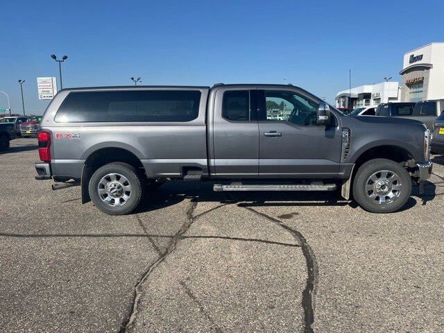 2024 Ford F-350 photo 3